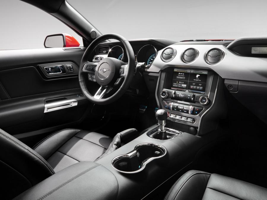  Ford Mustang GT 2015 года  (фото 8 из 93)
